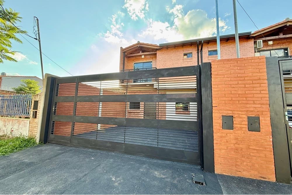 Vendo duplex en Luque - laurelty