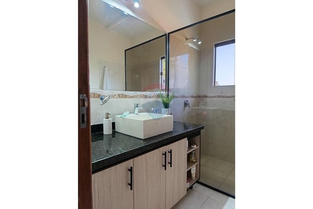 Casa - Venta - Villa Elisa, Paraguay, foto 4