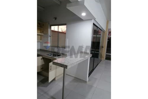 Chalet-Venta-PY Central Limpio, foto 3