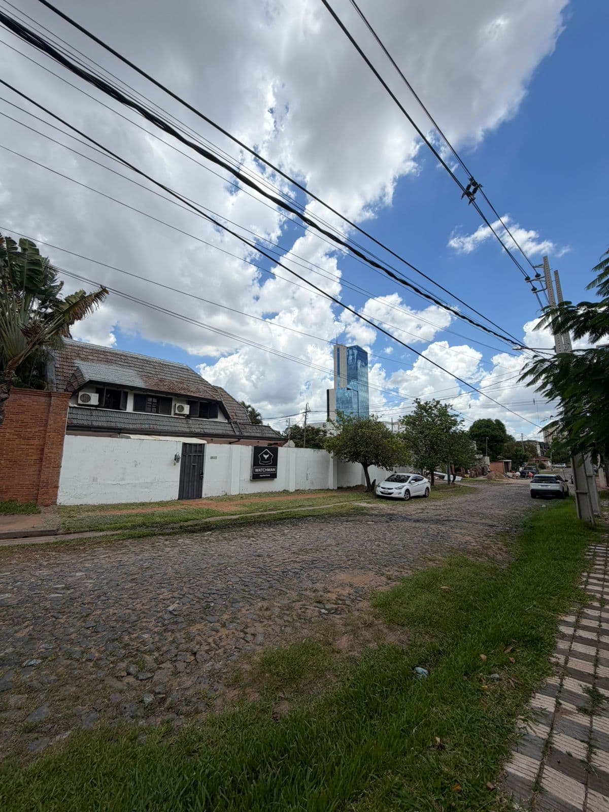 De dos terrenos en esquina – ycua satí, a cuadras del goethe, foto 2
