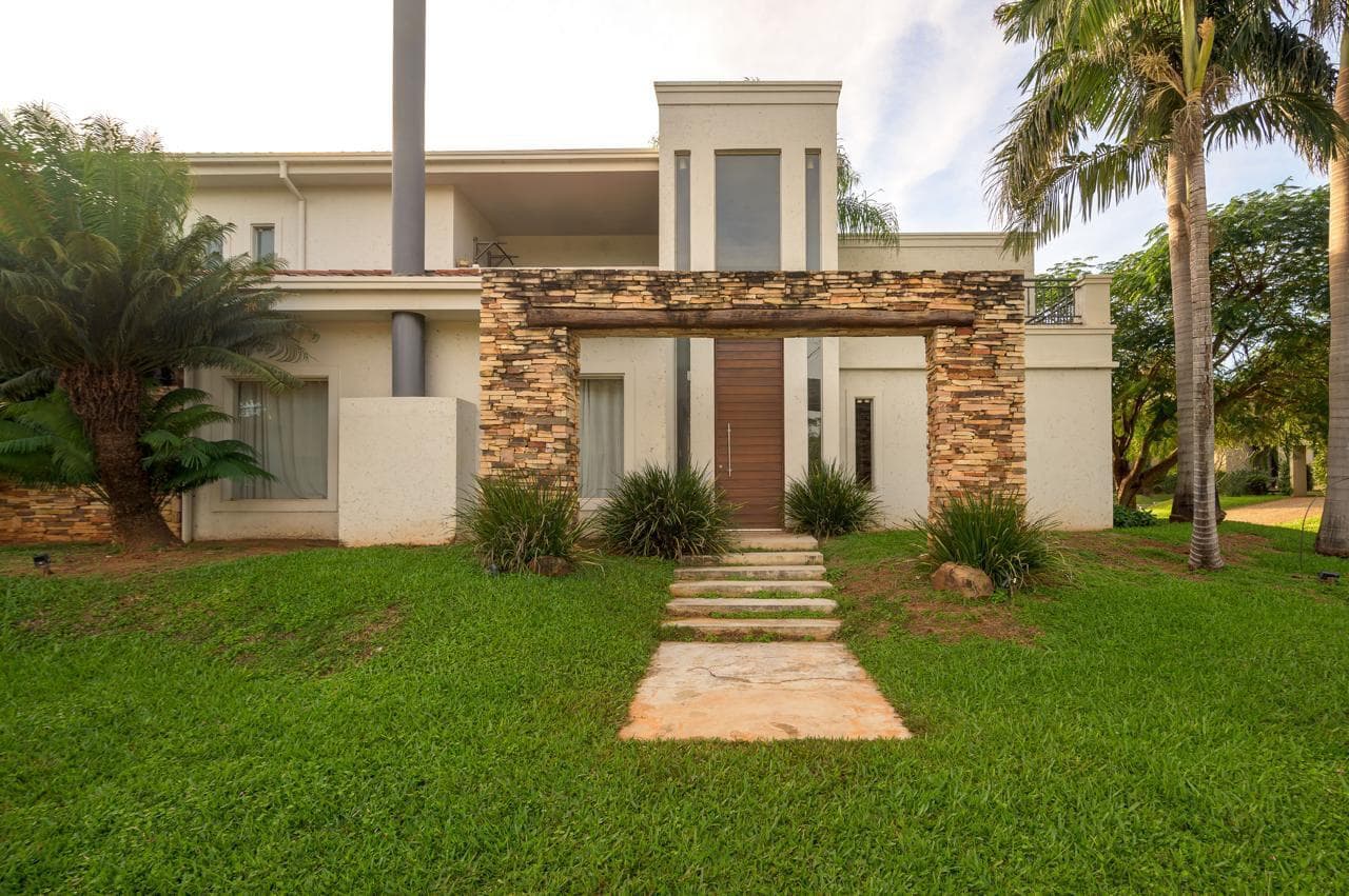 Hermosa residencia en venta - barrio cerrado mmontesol Luque, foto 2