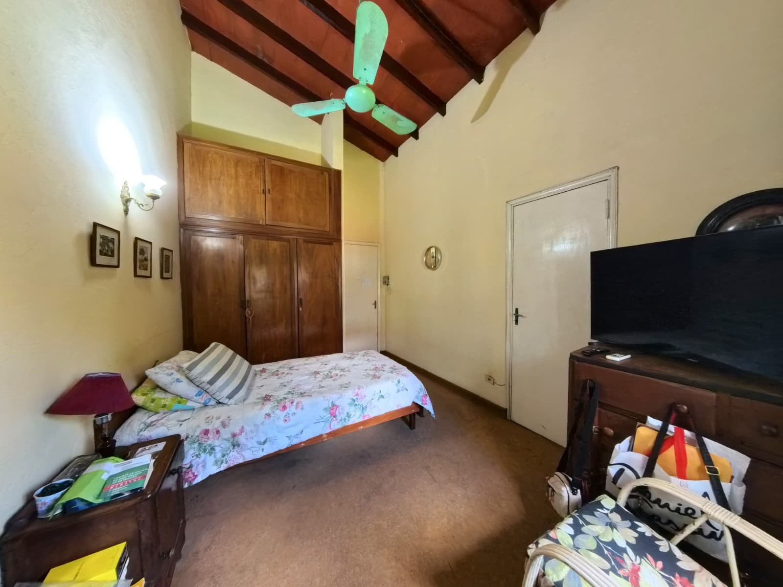 casa en el Barrio Mburicao de Asunción a tres cuadras de Mcal López, foto 3