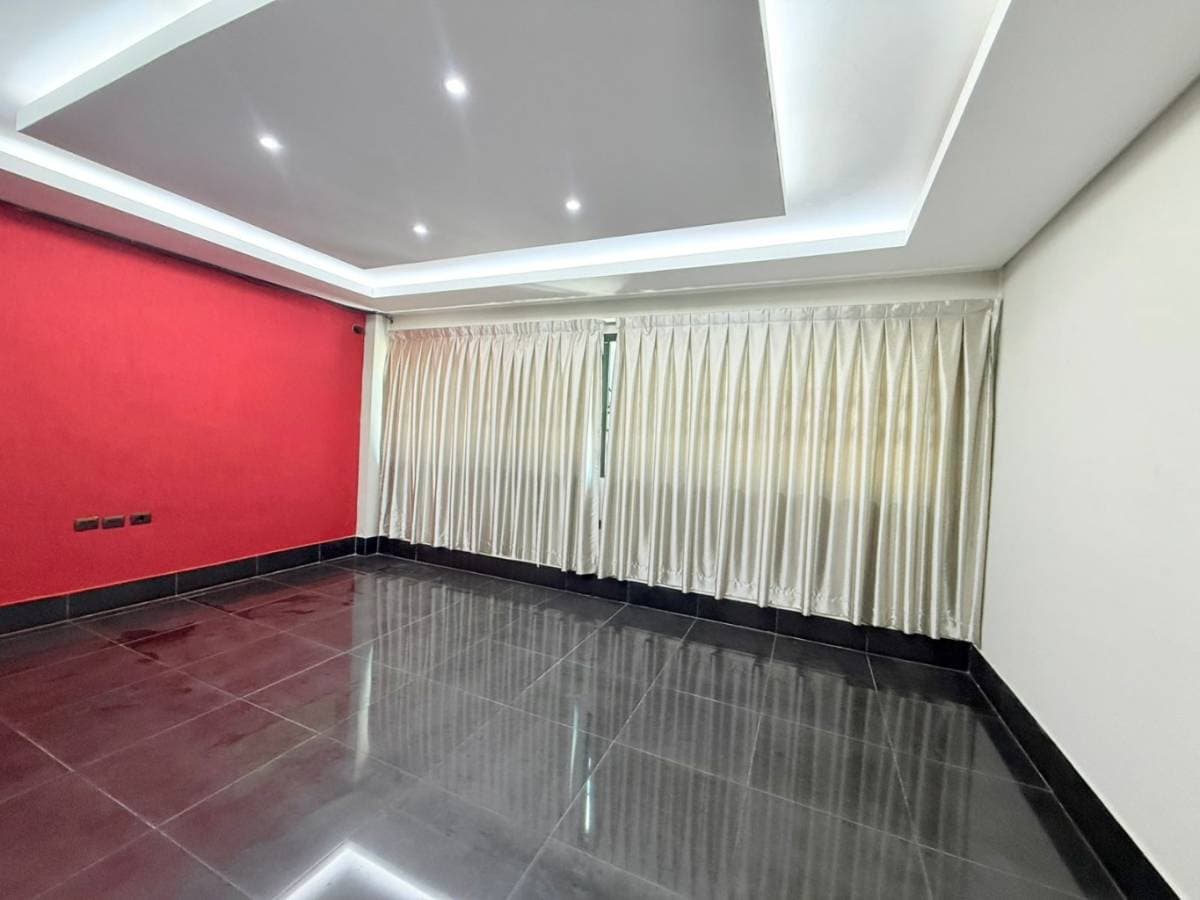 De amplia residencia de 4 habitaciones en suite, foto 4