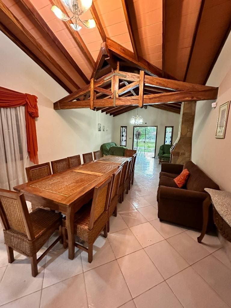 Amplia Casa En San Bernardino - Con 5 Habitaciones, foto 3