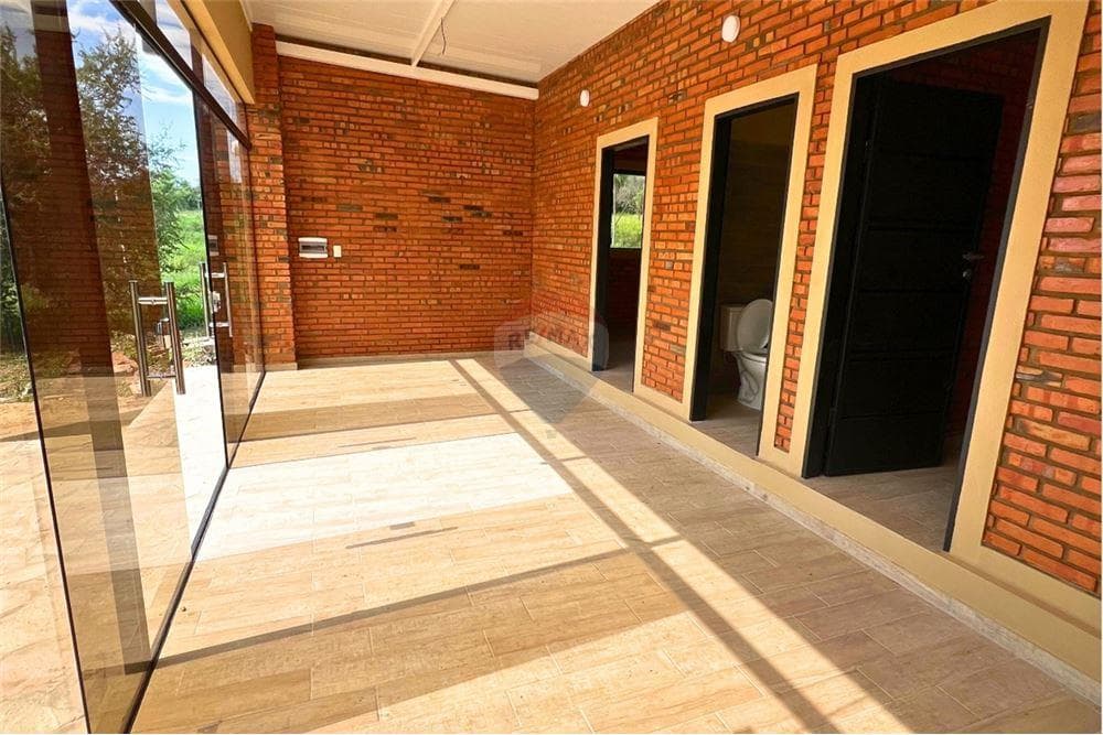 Chalet con arrollo en Piribebuy — foto 4