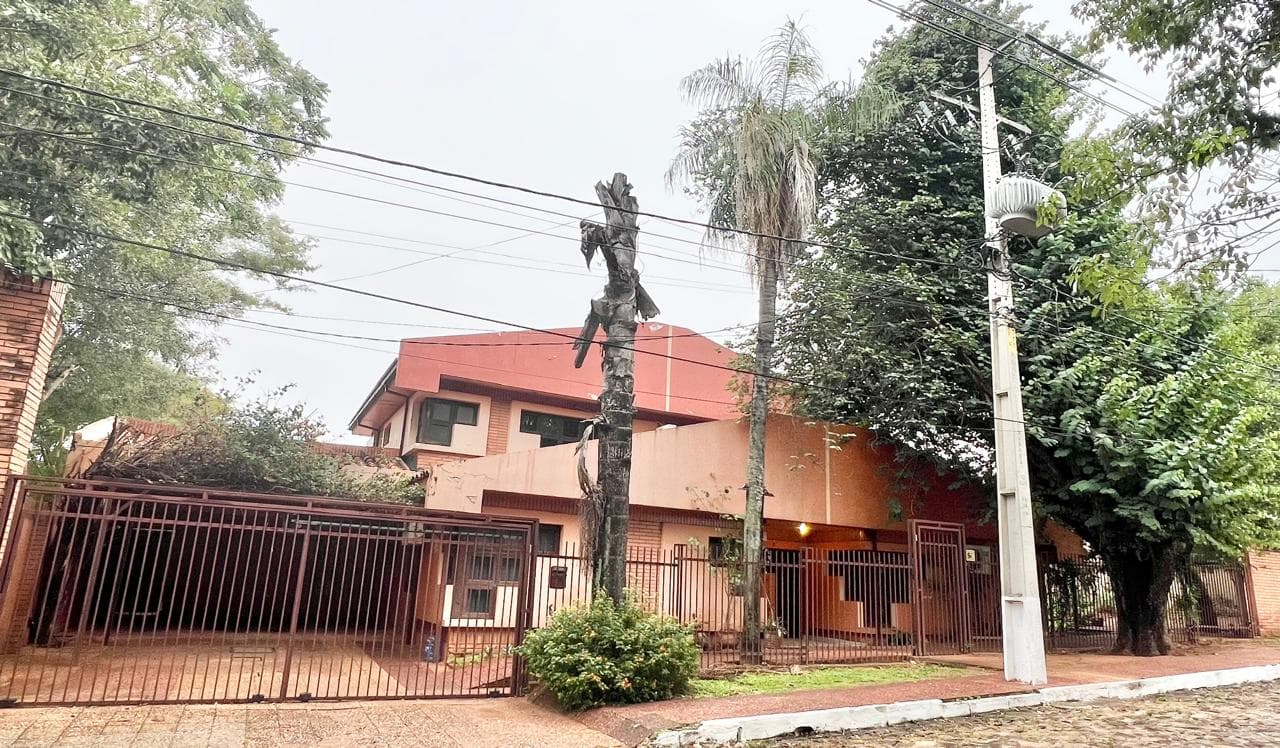 En Venta Amplia Casa En Barrio Felicidad De Lambaré V225, foto 4