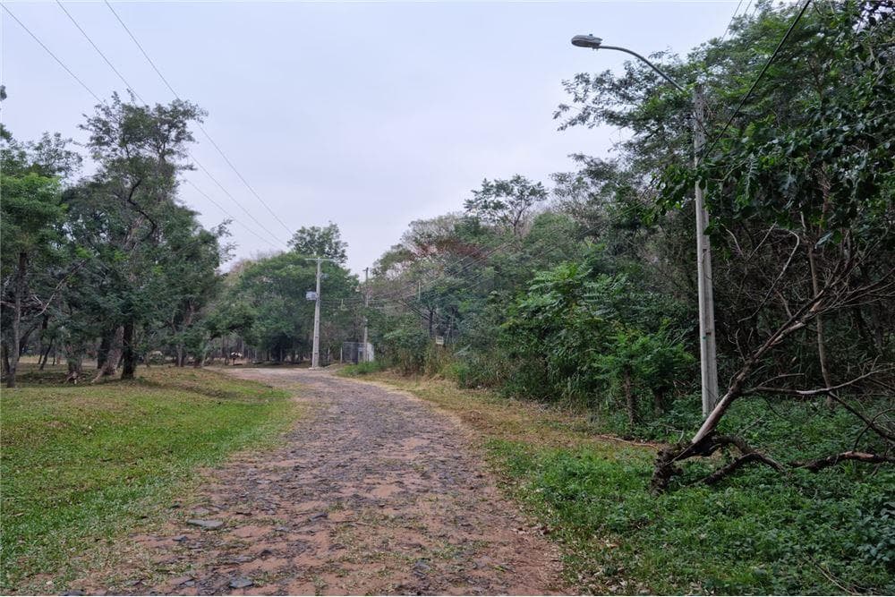 Venta de Gran Terreno en Urbanización Surubi'i