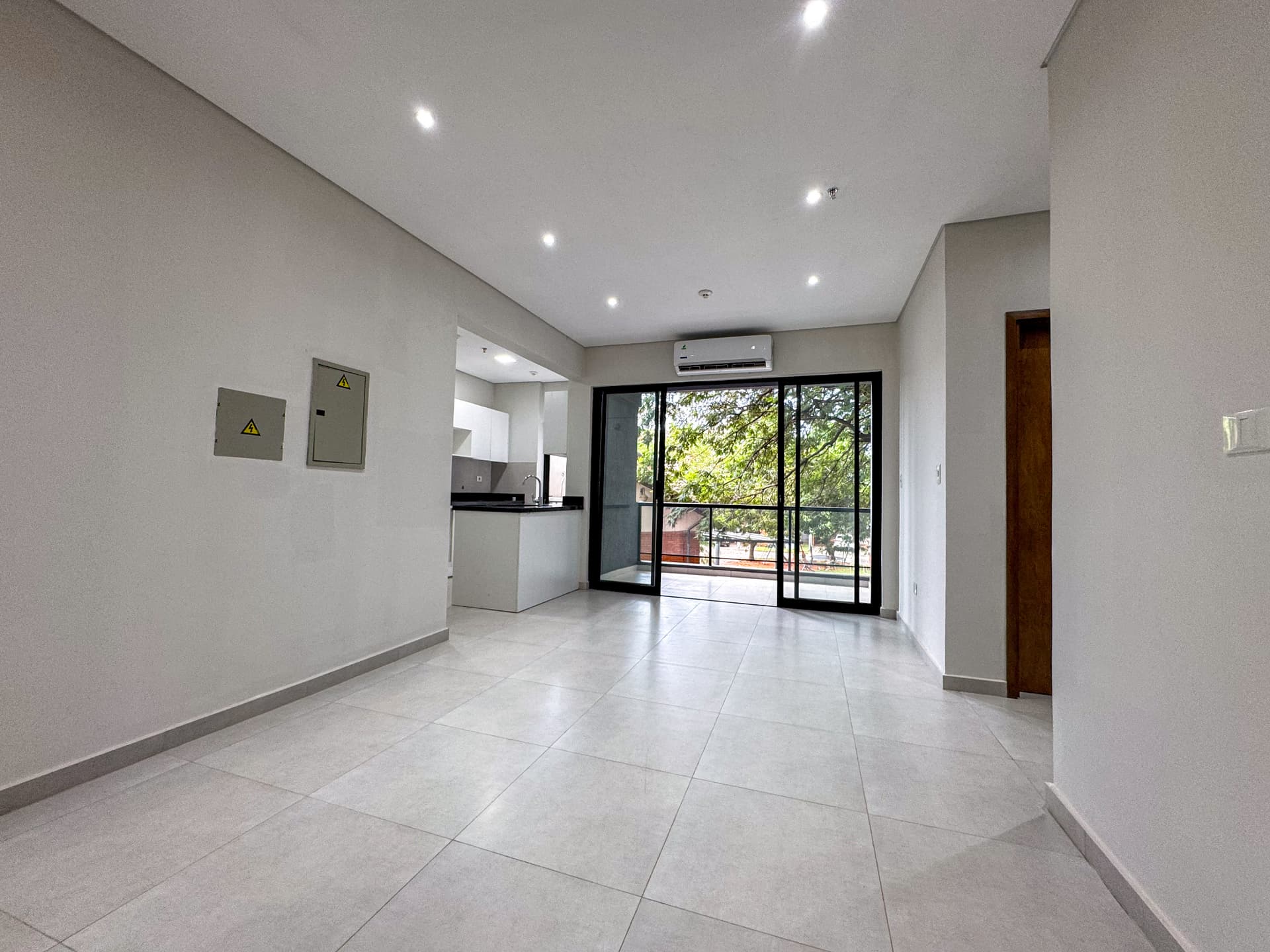 Departamento a estrenar. 2 dormitorios - Fernando de la Mora zona norte, foto 2