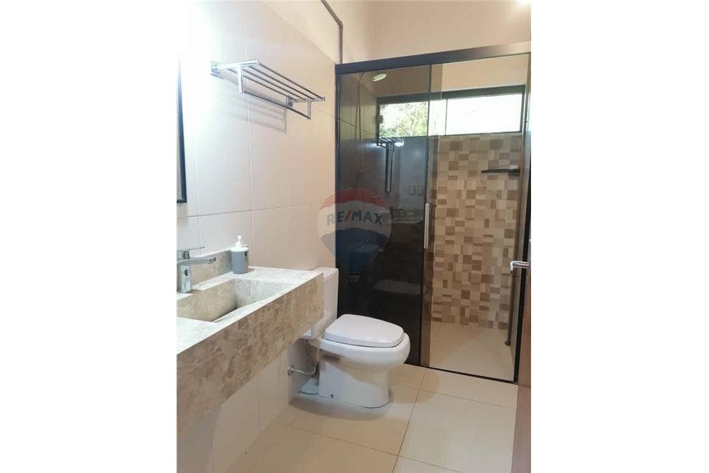 Casa - Alquiler - San Bernardino, Paraguay — foto 5