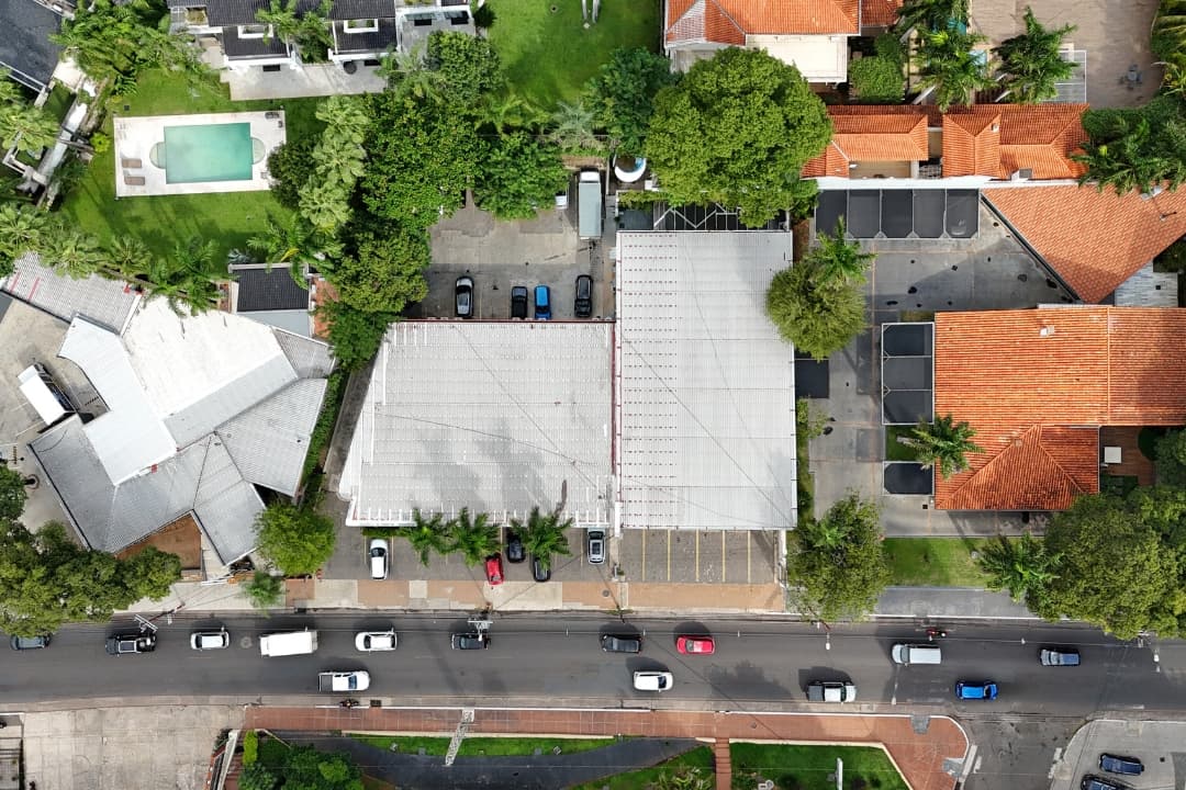 Para Empresas Salon Comercial Sobre Avenida Transcurrida — foto 4