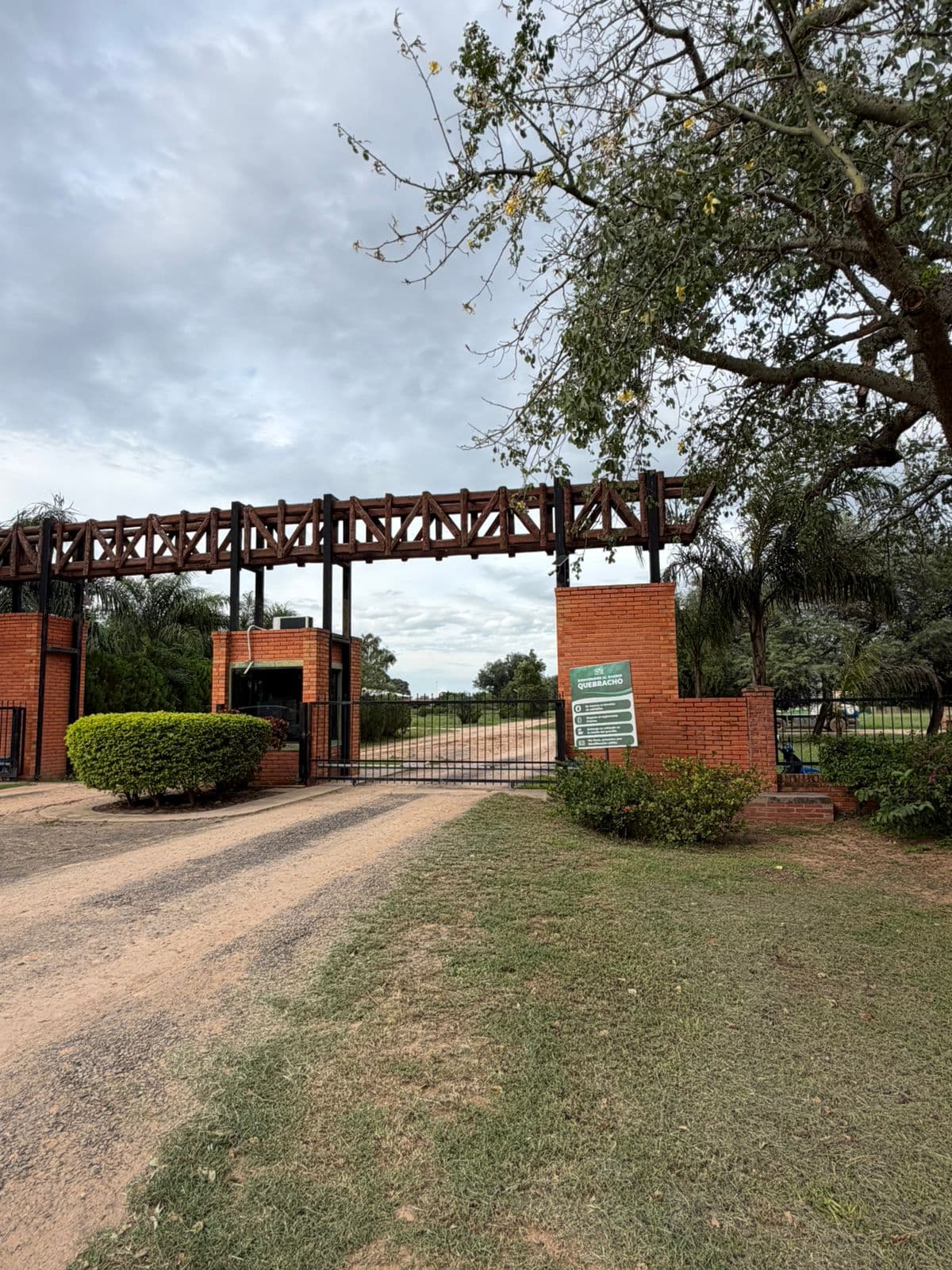 Terreno en venta dentro de barrio cerrado en filadelfia, chaco paraguayo