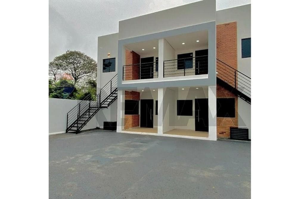Duplex en venta-loma merlo-Luque