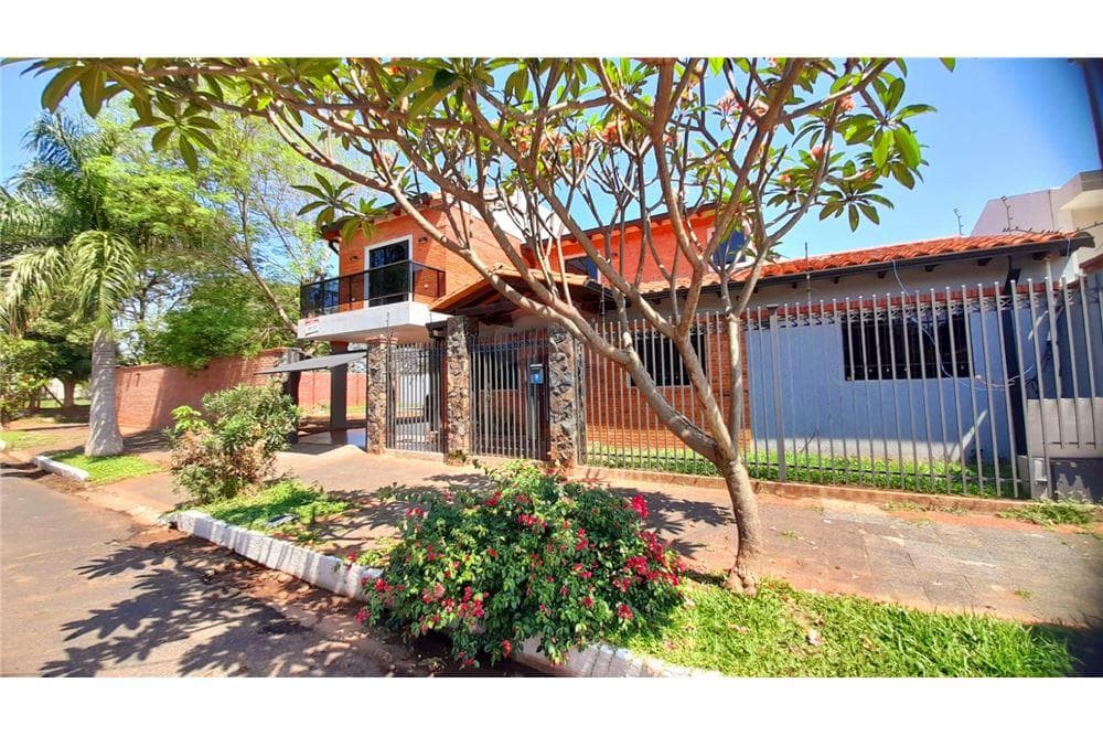 Hermosa residencia en esquina
