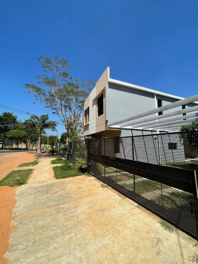 En venta amplio duplex a estrenar zona ruta Luque sanber
