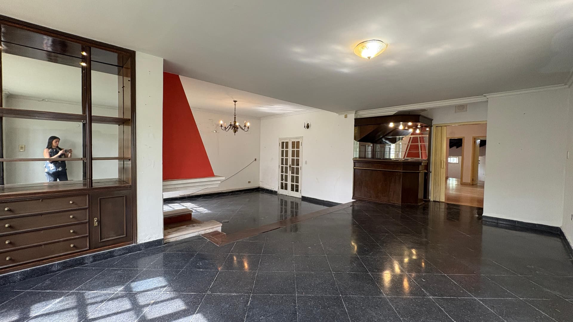 Residencia 4 dormitorios B° Felicidad Lambaré, foto 4