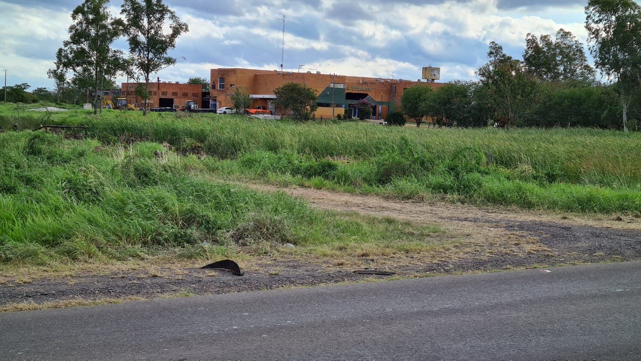 Fabrica La Pradera???? Sobre Ruta 9 (transchaco) Con Aprox. 10 Has, foto 5