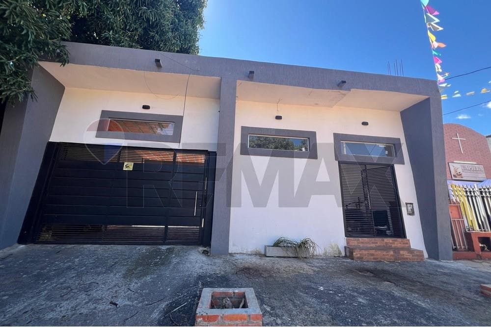 Vendo preciosa casa en el barrio hipodromo de asuncion