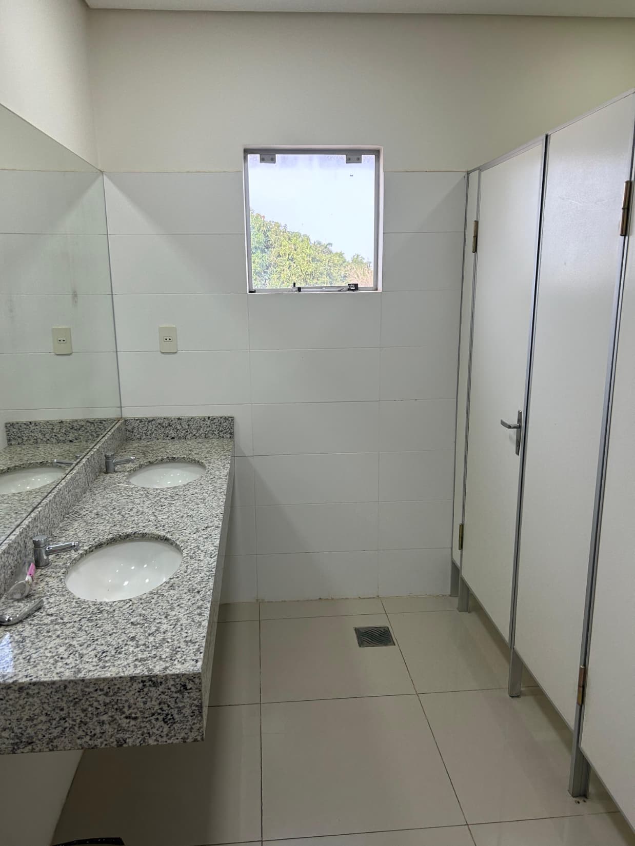Oficina en edificio corporativo barrio ycua sati — foto 5