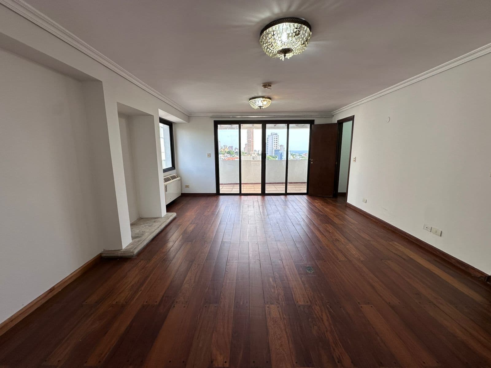 Penthouse 3 Dormitorios En Suite.barrio Cuidad Nueva — foto 2