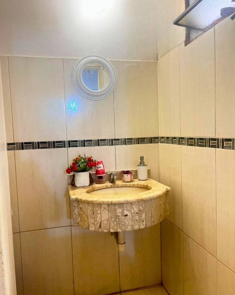 Casa en Asuncion - Con Locales Comerciales, foto 2