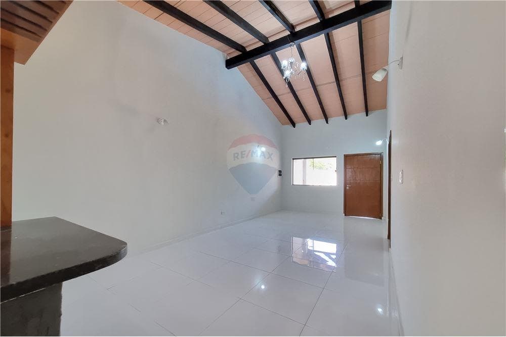 Casa a estrenar en Lambaré