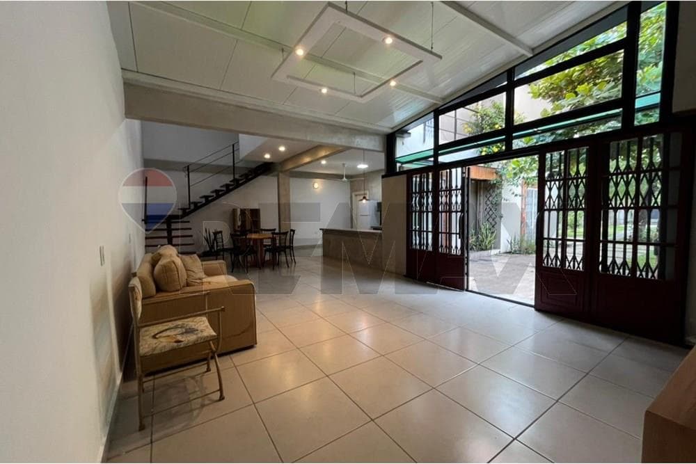 Casa - Alquiler - San Bernardino, Paraguay, foto 2