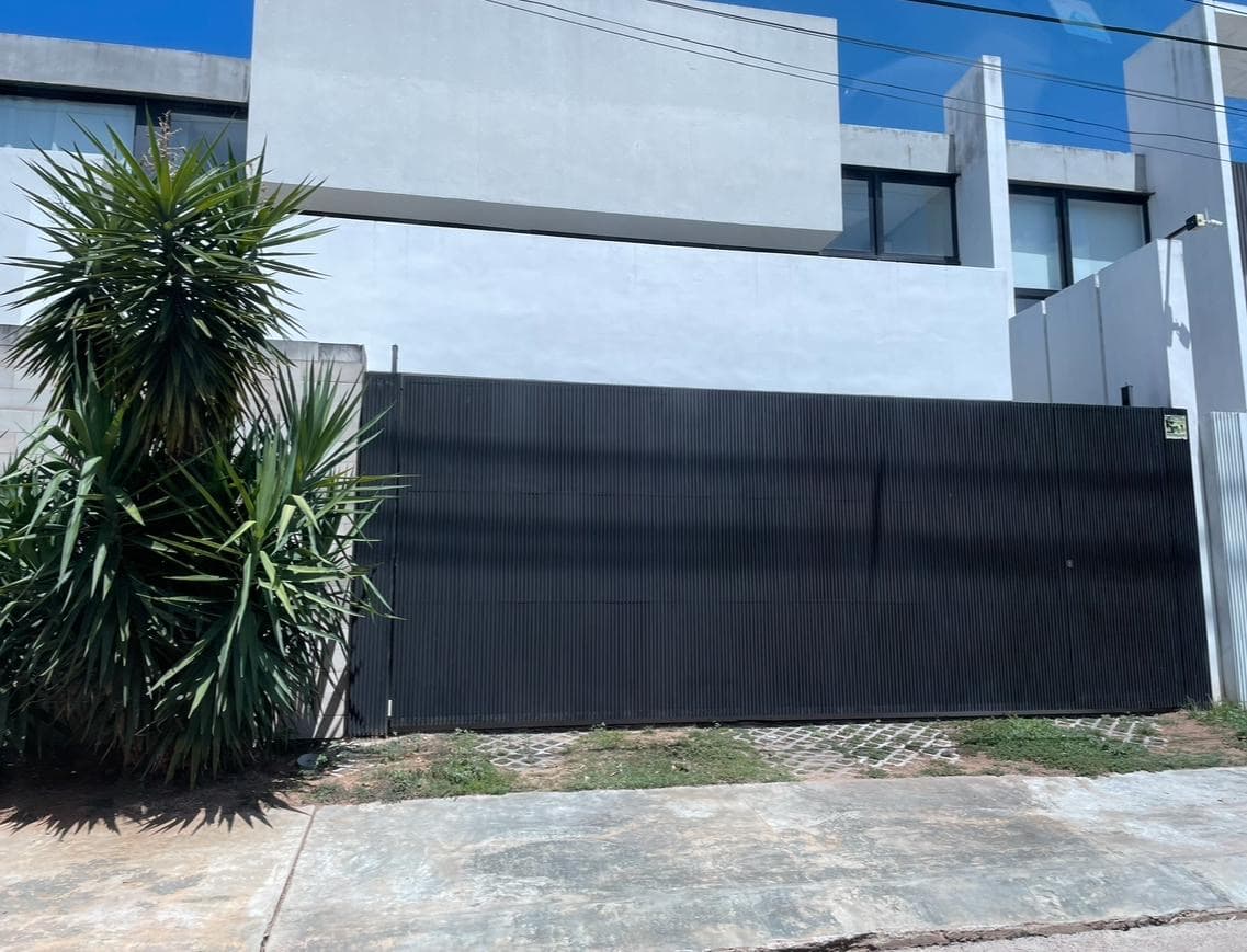 VENDO Casa Moderna pareada en Mburucuya