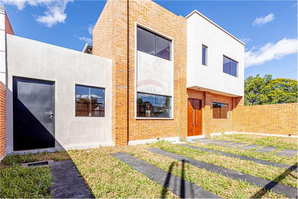 Casa a estrenar de 2 plantas - FINCA 26