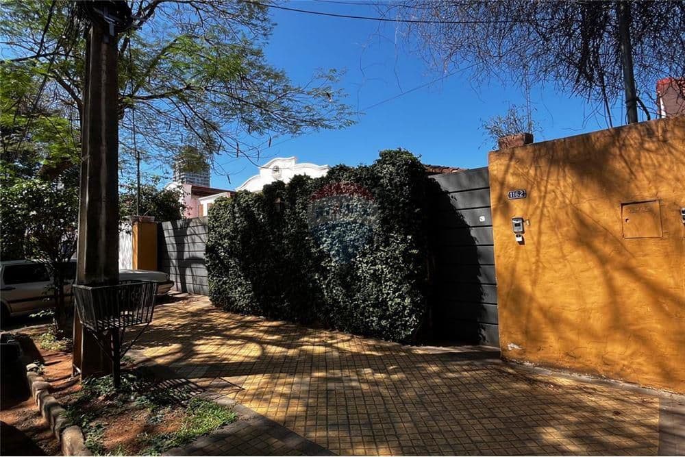 Terreno con casa a refaccionar en Carmelitas, foto 4