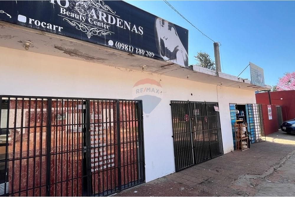 Casa con 6 locales comerciales en capiata, foto 3