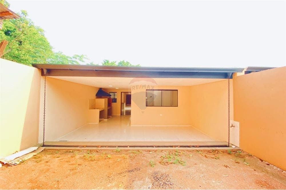 Chalet a estrenar en venta - Ñemby b°san carlos