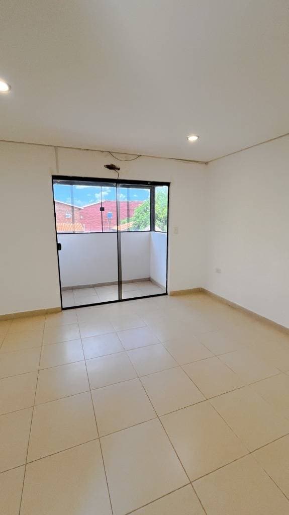 Casa Luque - Laurelty (z/ Av. Andrés Insfran) — foto 2