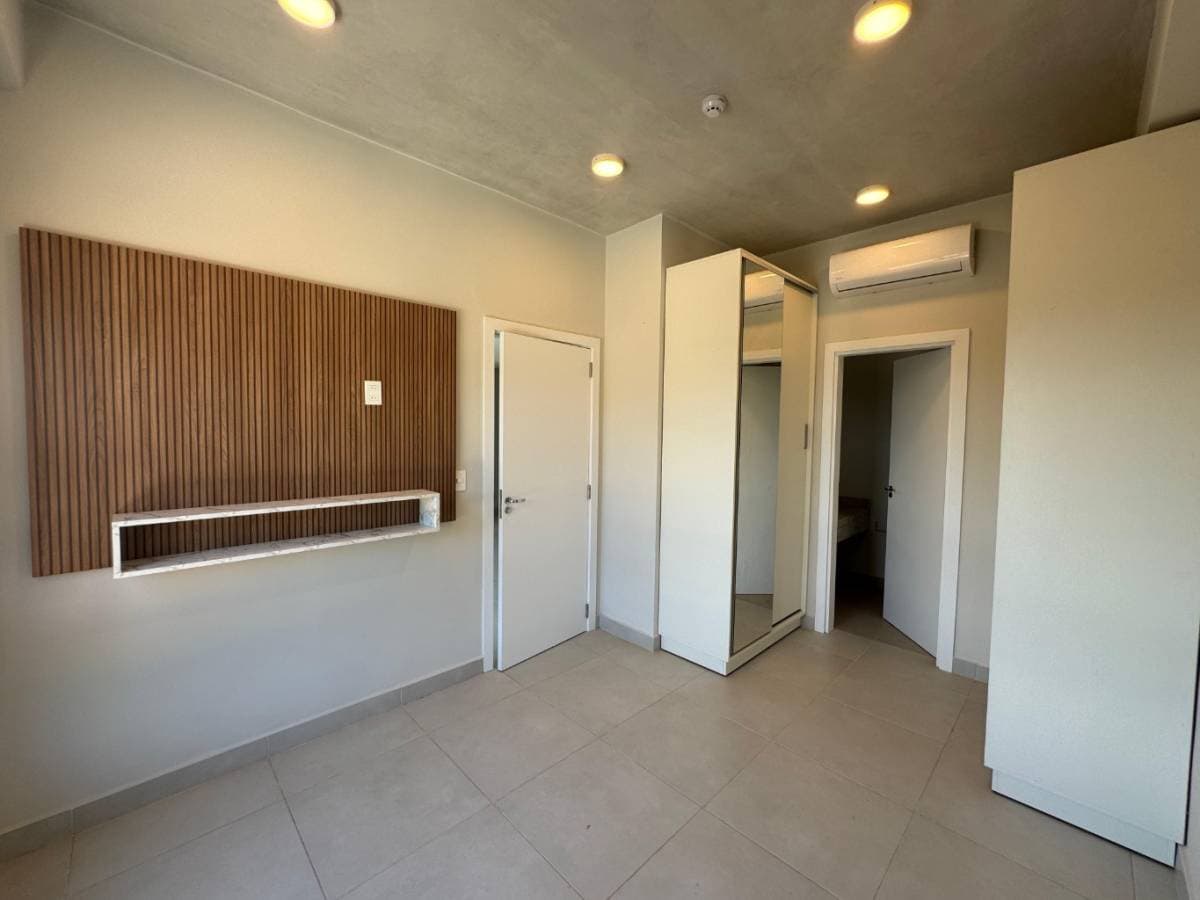 de moderno departamento de 2 dormitorios con balcón y cochera — foto 2
