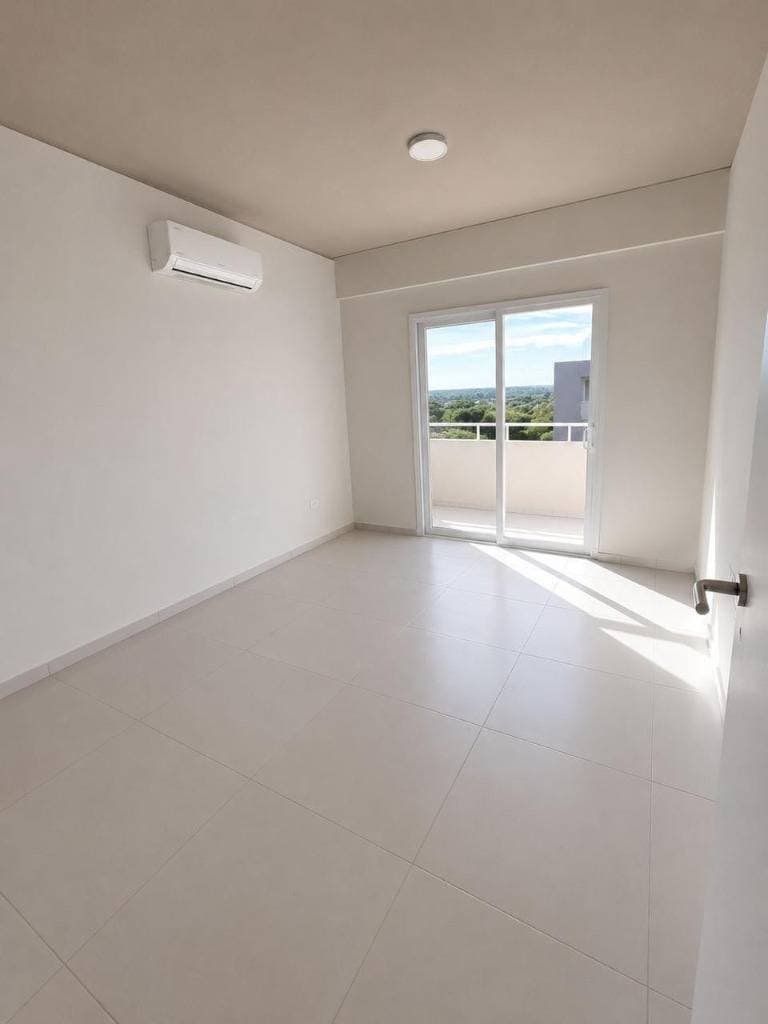 Departamento de 3 dormitorios en complejo república – Luque — foto 3