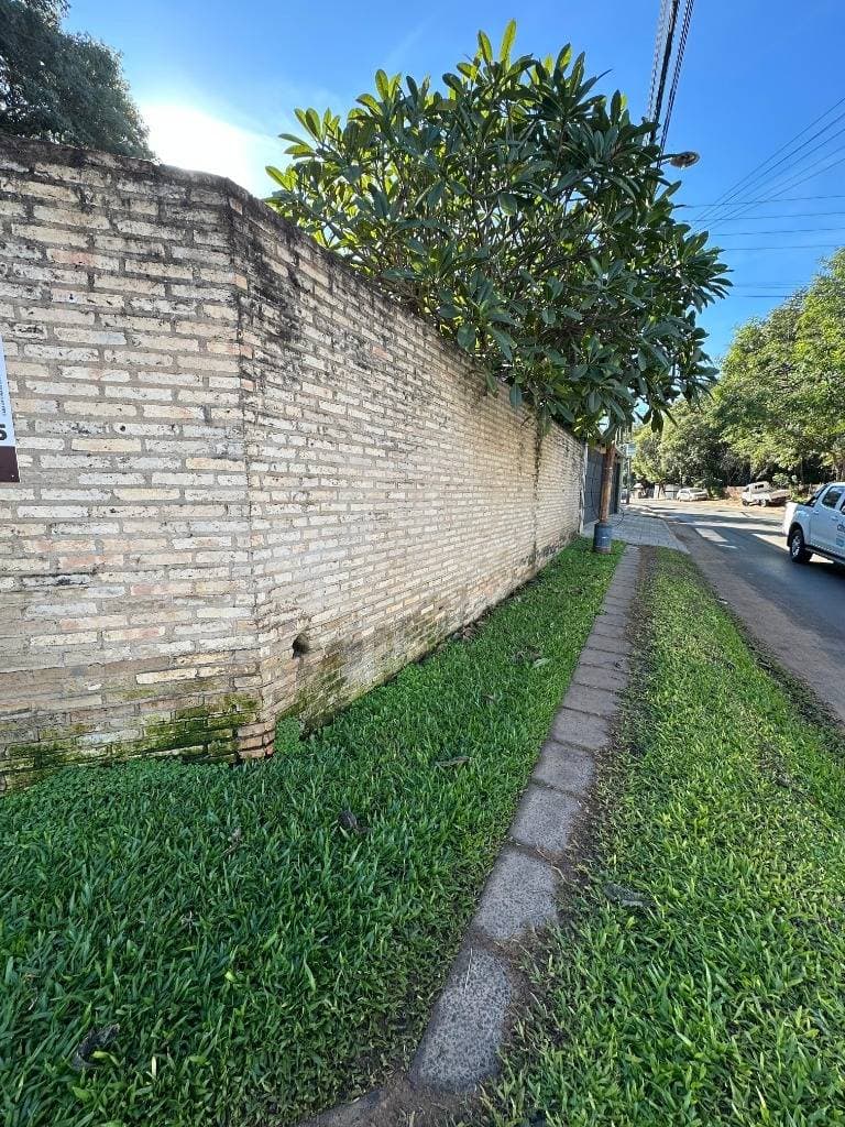 en Venta, estratégica casa en Luque en esquina, detrás del Shopping Madero, foto 4