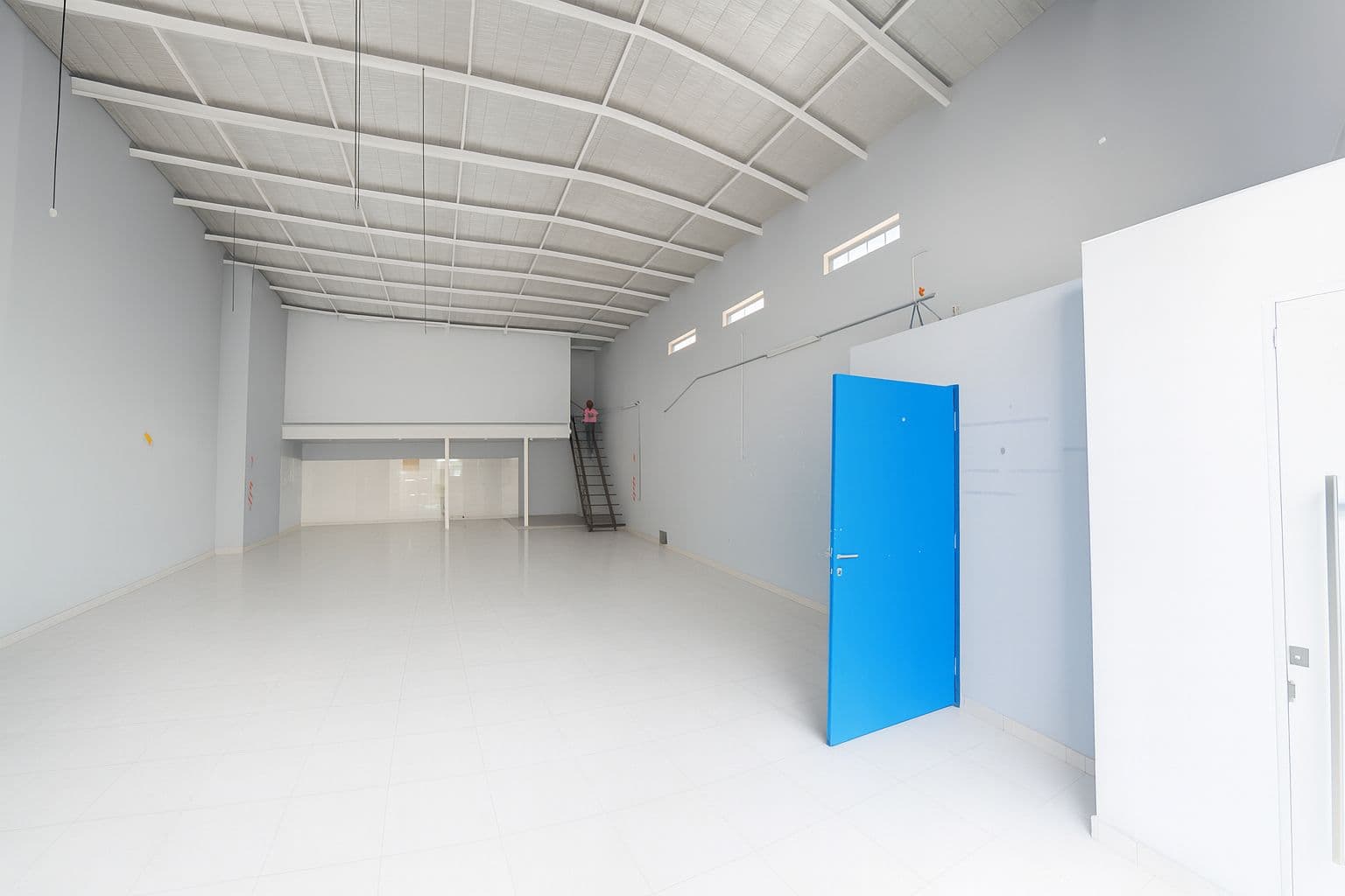 Salon comercial en cuidad nueva, foto 2