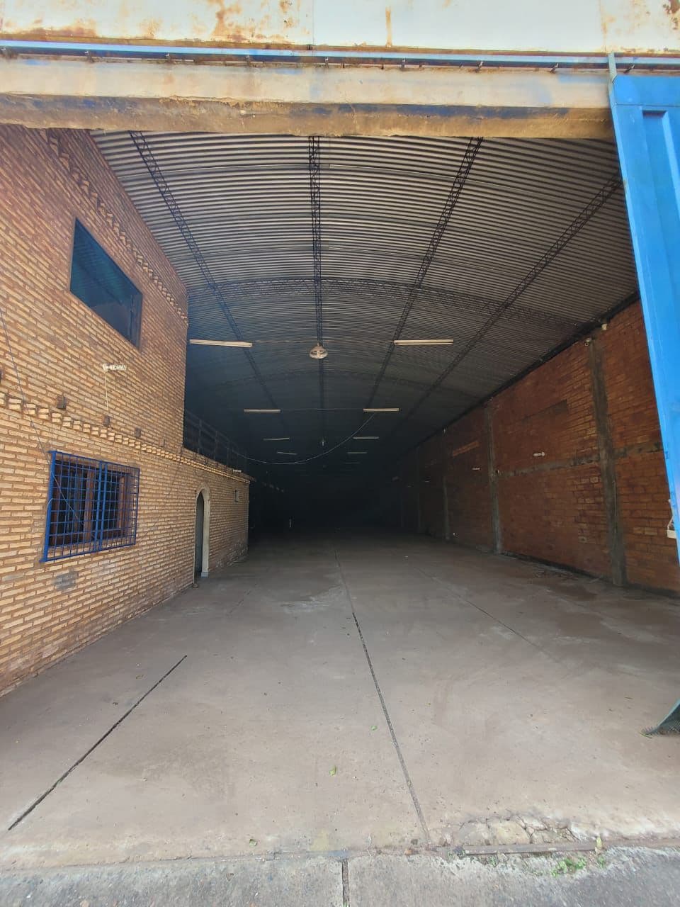 Deposito de 750 m2 en ita km 20