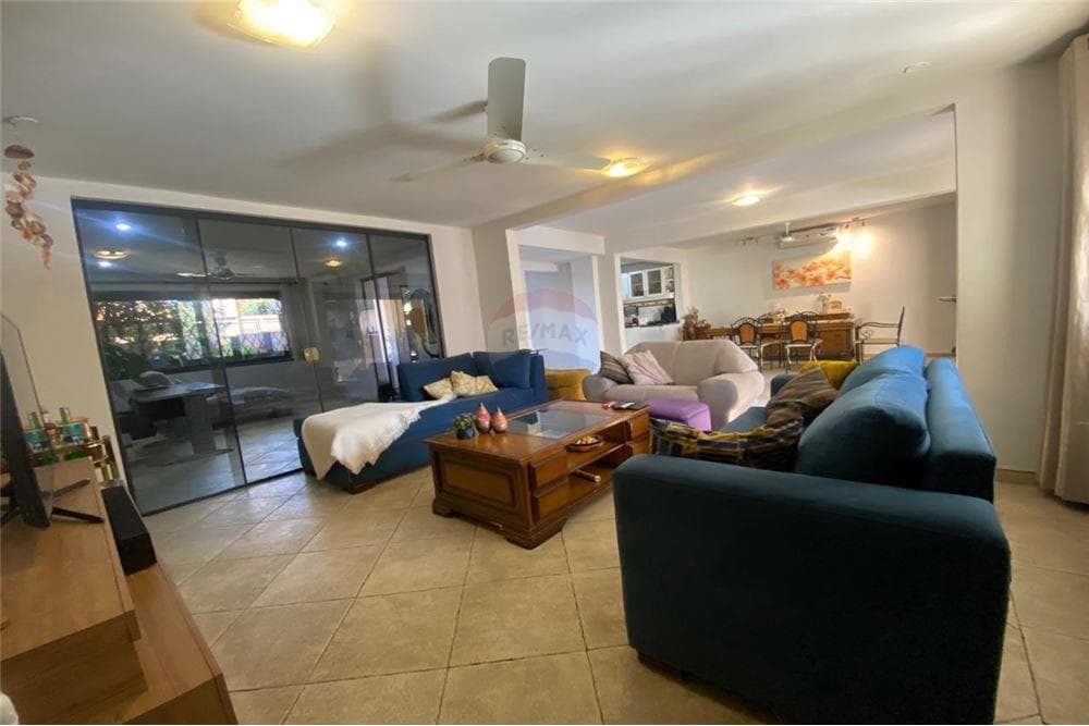 Residencia en lambare totalmente amoblada, foto 3