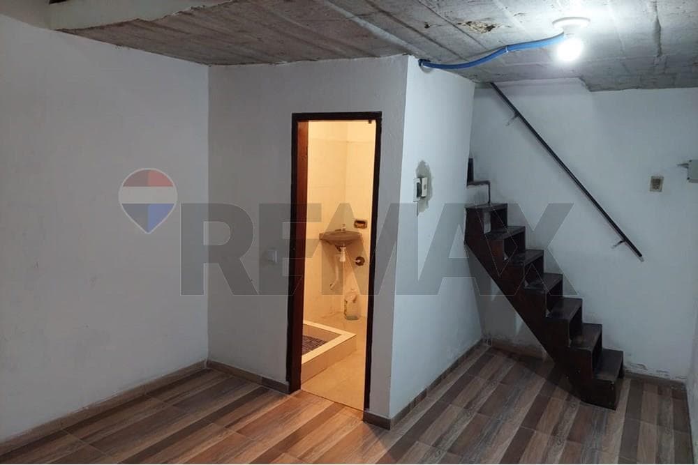 Local Comercial con 4 Salones y Vivienda a 2 cuadras de Av. de la Victoria — foto 4