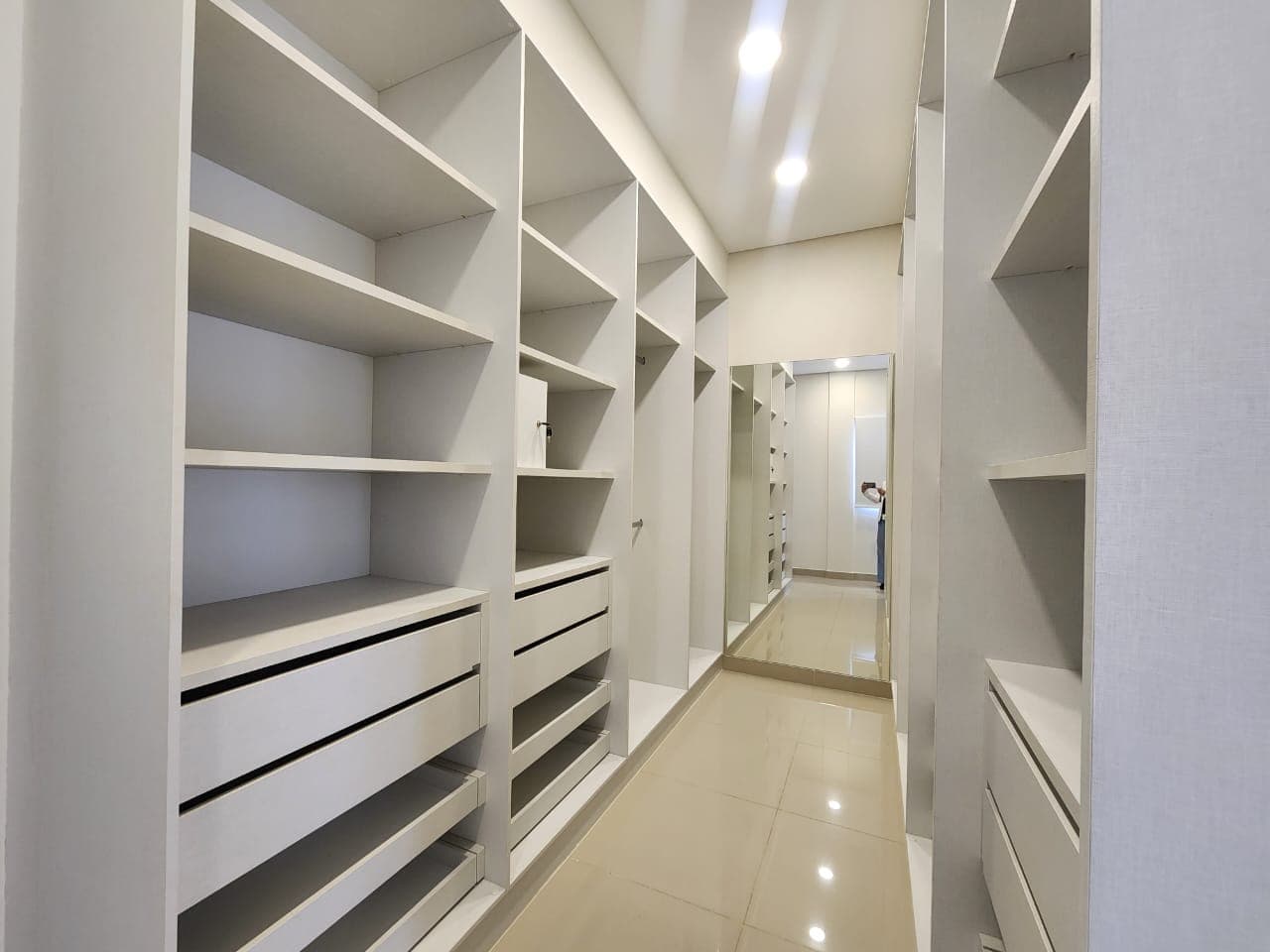 *alquilo hermosa residencia estilo toscano* barrio Herrera, foto 3