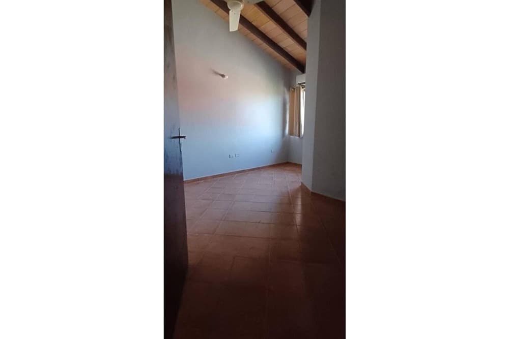 De chalet tipo duplex en lambare, foto 5