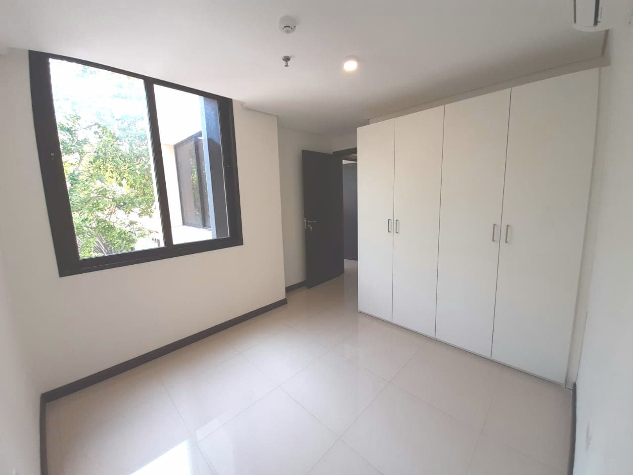 Lindo departamento de 3 dormitorios en buen edificio, barrio Villa Morra, foto 4