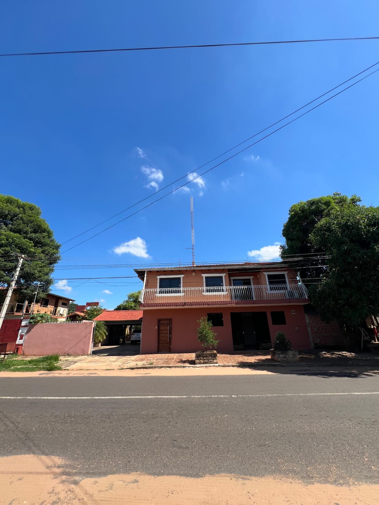 Casa en venta en Capiatá | con frente comercial — foto principal