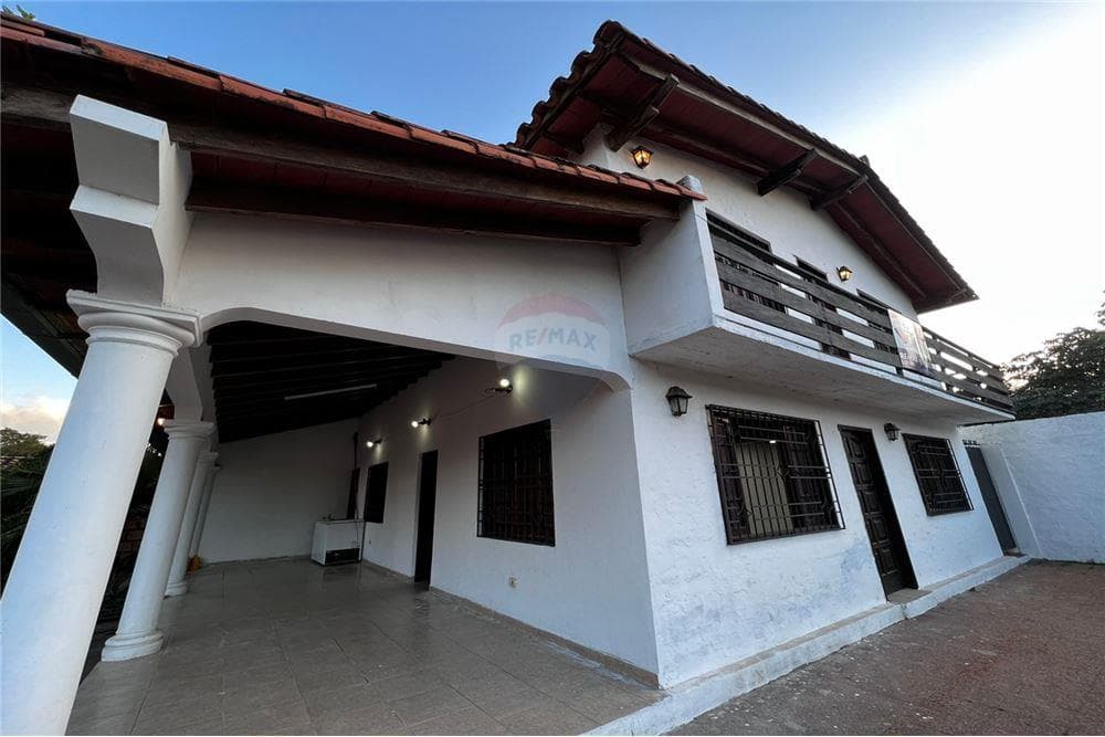 Residencia en Luque, foto 1