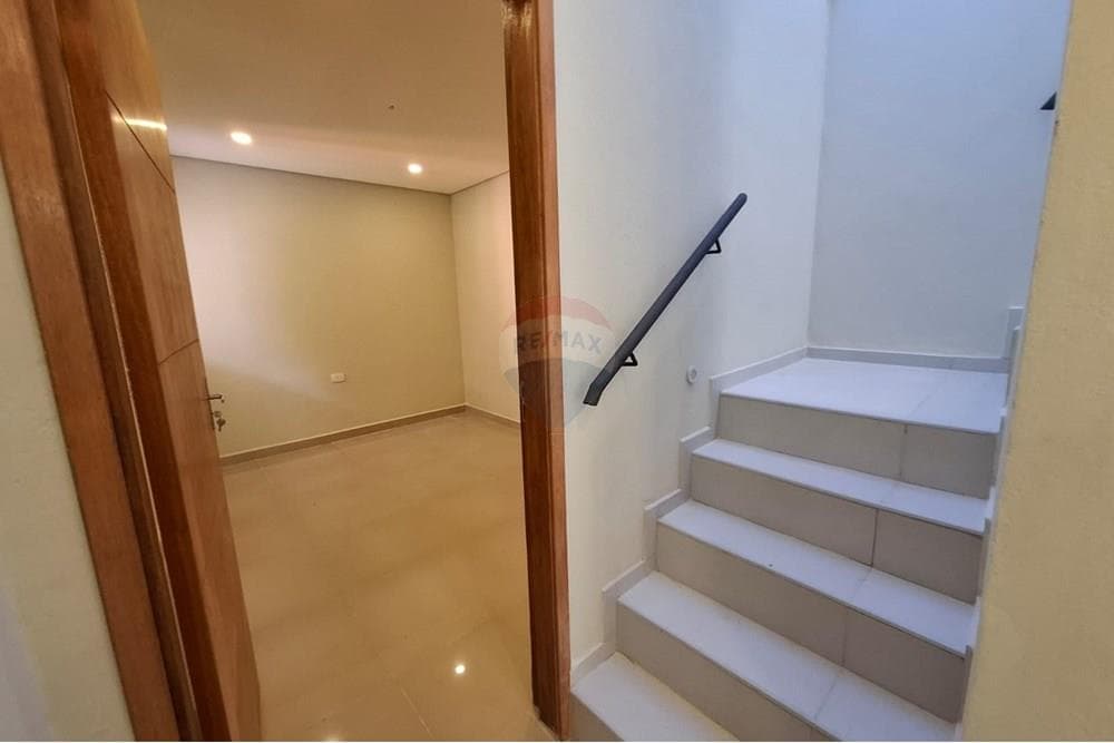 Dúplex a estrenar en esq en Maramburé Luque, foto 3
