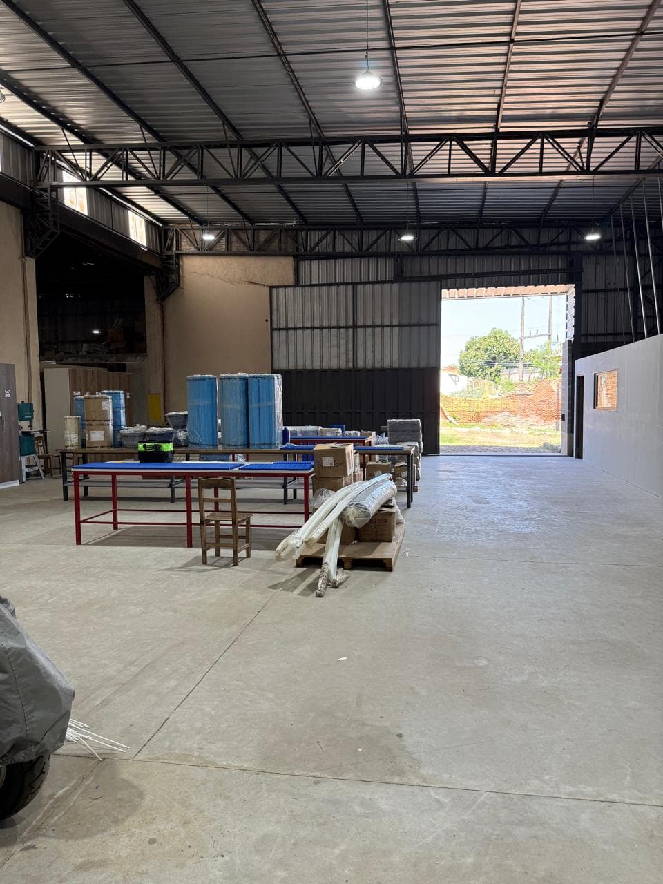 Amplio tinglado de 900 m² con transformador en bo republicano, foto 3