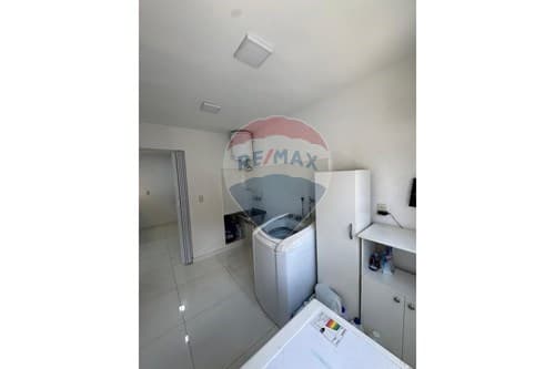 lujosa residencia en esquina en Lambaré, Barrio San Isidro, foto 5