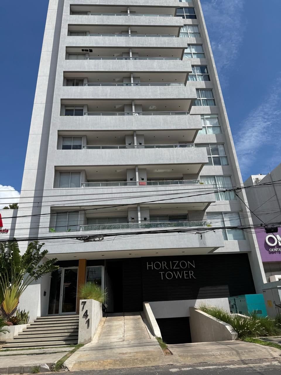 Alquilo dpto amoblado edificio tower horizon b° Jara