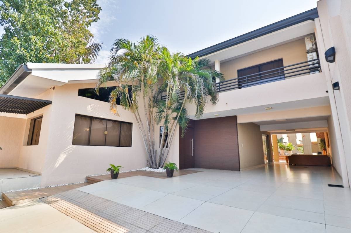 Vendo preciosa residencia en el barrio Las Lomas