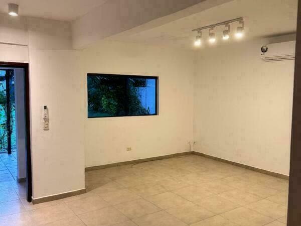 Espaciosa propiedad en los laureles!! — foto 4